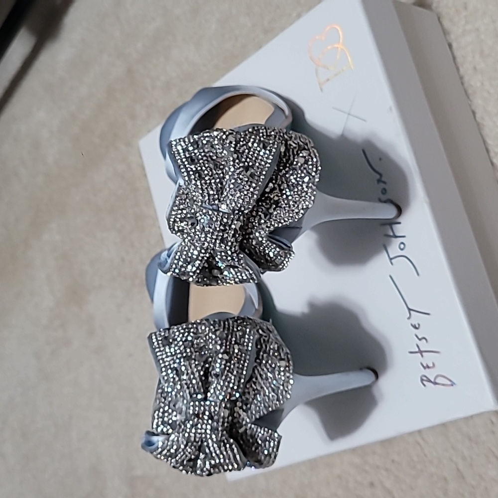 Heels - Picture 2 of 4